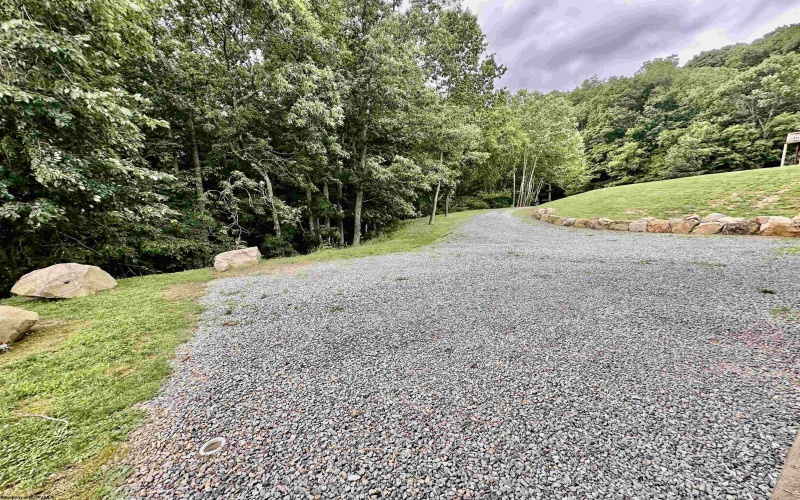 674 Lakeview Drive, Horner, West Virginia 26372, 4 Bedrooms Bedrooms, 9 Rooms Rooms,3 BathroomsBathrooms,Single Family Detached,For Sale,Lakeview,10165541