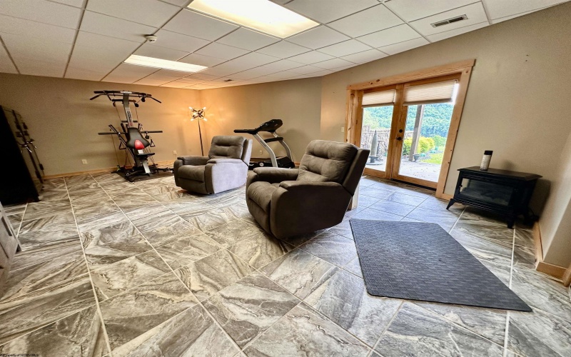 674 Lakeview Drive, Horner, West Virginia 26372, 4 Bedrooms Bedrooms, 9 Rooms Rooms,3 BathroomsBathrooms,Single Family Detached,For Sale,Lakeview,10165541