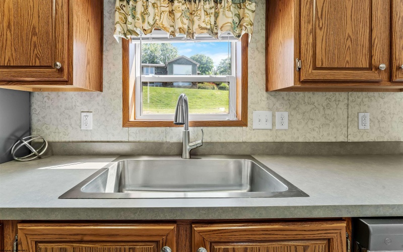 505 Beaumont Drive, Morgantown, West Virginia 26508, 3 Bedrooms Bedrooms, 5 Rooms Rooms,2 BathroomsBathrooms,Single Family Detached,For Sale,Beaumont,10165543