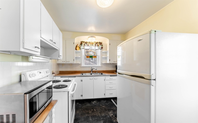 260 High Street, Morgantown, West Virginia 26505, 3 Bedrooms Bedrooms, 8 Rooms Rooms,1 BathroomBathrooms,Single Family Detached,For Sale,High,10165547