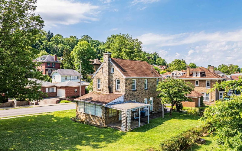 260 High Street, Morgantown, West Virginia 26505, 3 Bedrooms Bedrooms, 8 Rooms Rooms,1 BathroomBathrooms,Single Family Detached,For Sale,High,10165547