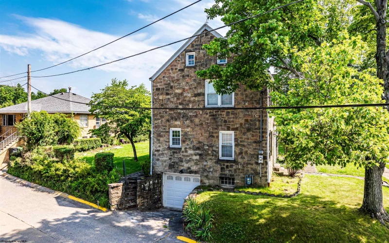 260 High Street, Morgantown, West Virginia 26505, 3 Bedrooms Bedrooms, 8 Rooms Rooms,1 BathroomBathrooms,Single Family Detached,For Sale,High,10165547