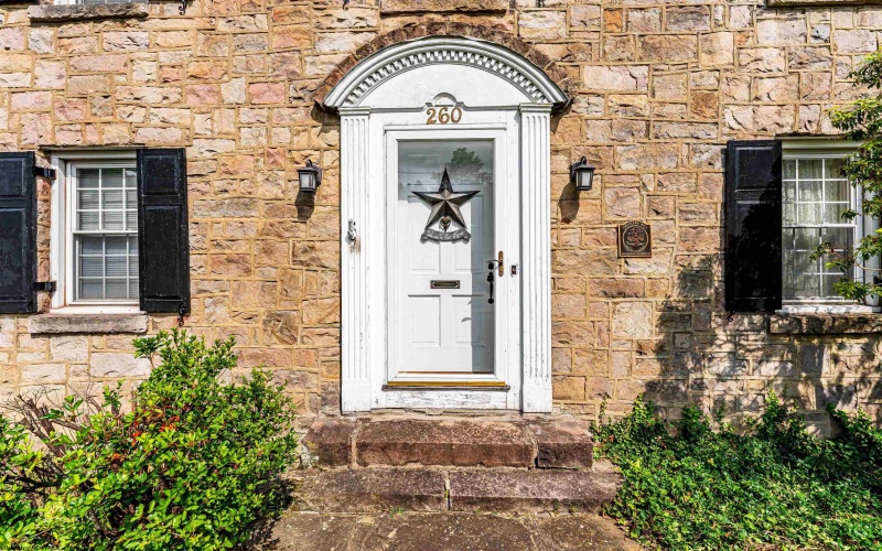 260 High Street, Morgantown, West Virginia 26505, 3 Bedrooms Bedrooms, 8 Rooms Rooms,1 BathroomBathrooms,Single Family Detached,For Sale,High,10165547