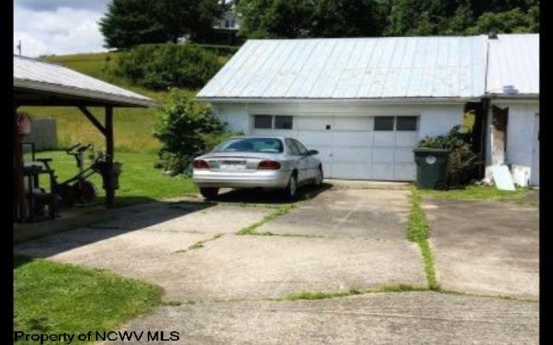 19 Pinnell Street, Buckhannon, West Virginia 26201, 2 Bedrooms Bedrooms, 5 Rooms Rooms,1 BathroomBathrooms,Single Family Detached,For Sale,Pinnell,10165548