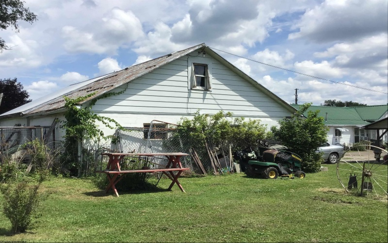 19 Pinnell Street, Buckhannon, West Virginia 26201, 2 Bedrooms Bedrooms, 5 Rooms Rooms,1 BathroomBathrooms,Single Family Detached,For Sale,Pinnell,10165548