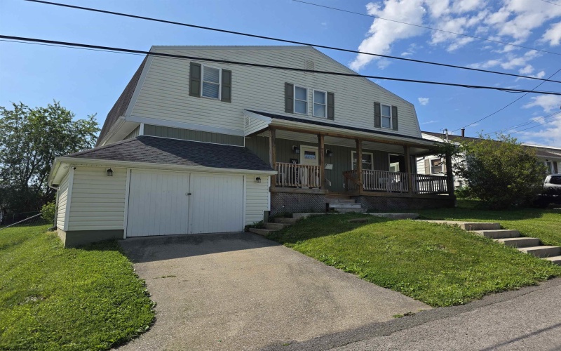 505 Thomas Street, Shinnston, West Virginia 26431, 4 Bedrooms Bedrooms, 10 Rooms Rooms,2 BathroomsBathrooms,Single Family Detached,For Sale,Thomas,10165551