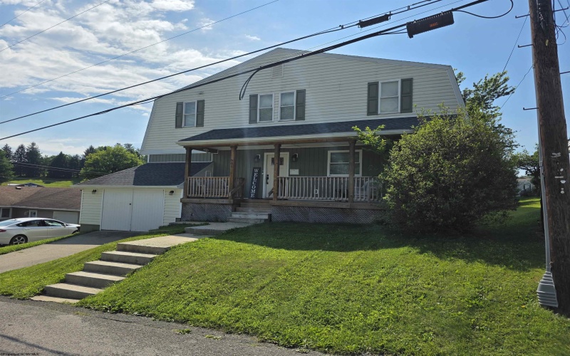 505 Thomas Street, Shinnston, West Virginia 26431, 4 Bedrooms Bedrooms, 10 Rooms Rooms,2 BathroomsBathrooms,Single Family Detached,For Sale,Thomas,10165551