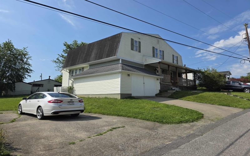 505 Thomas Street, Shinnston, West Virginia 26431, 4 Bedrooms Bedrooms, 10 Rooms Rooms,2 BathroomsBathrooms,Single Family Detached,For Sale,Thomas,10165551