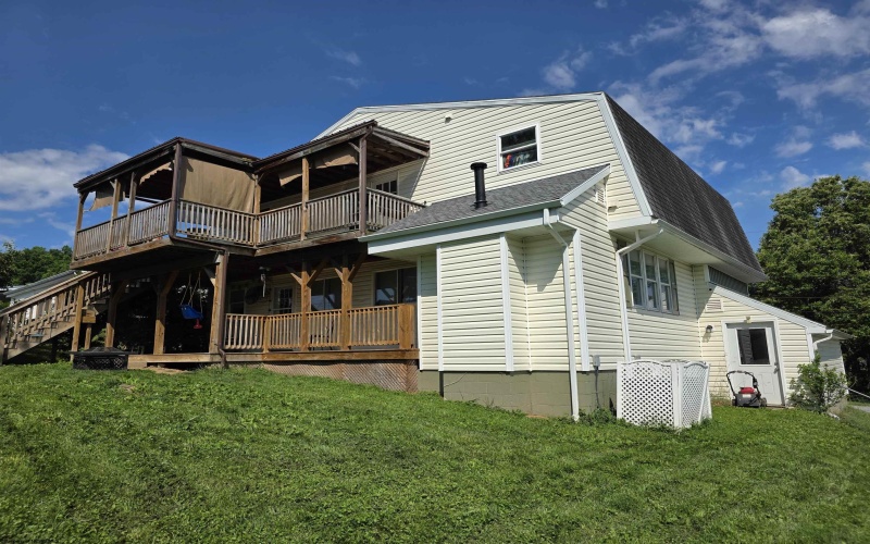 505 Thomas Street, Shinnston, West Virginia 26431, 4 Bedrooms Bedrooms, 10 Rooms Rooms,2 BathroomsBathrooms,Single Family Detached,For Sale,Thomas,10165551