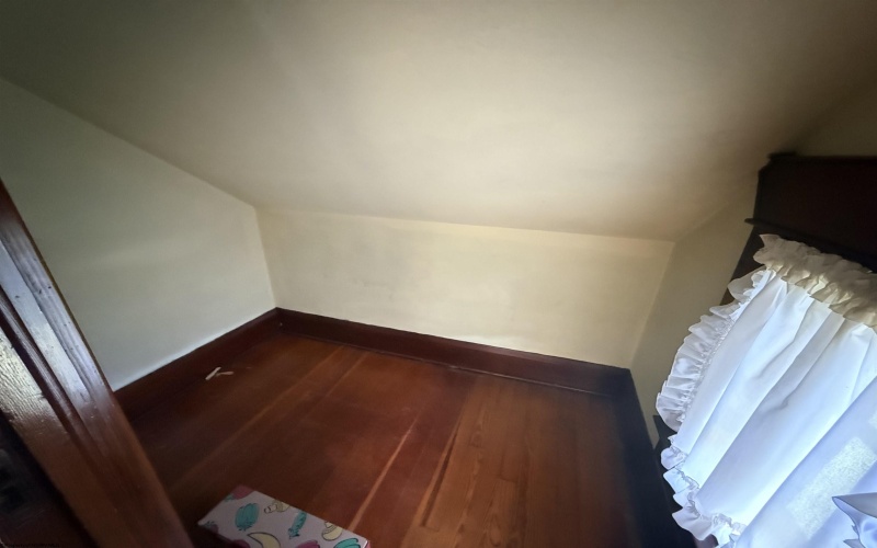 235 Love Avenue, Grafton, West Virginia 26354, 3 Bedrooms Bedrooms, 7 Rooms Rooms,1 BathroomBathrooms,Single Family Detached,For Sale,Love,10165559