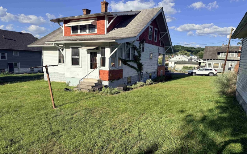 235 Love Avenue, Grafton, West Virginia 26354, 3 Bedrooms Bedrooms, 7 Rooms Rooms,1 BathroomBathrooms,Single Family Detached,For Sale,Love,10165559