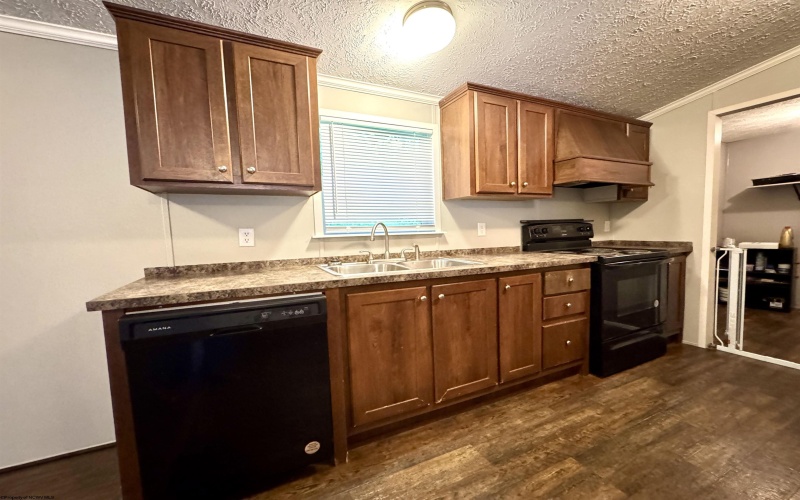 246 Featherbed Road, Walkersville, West Virginia 26447, 3 Bedrooms Bedrooms, 5 Rooms Rooms,2 BathroomsBathrooms,Single Family Detached,For Sale,Featherbed,10165574