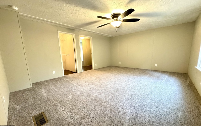 246 Featherbed Road, Walkersville, West Virginia 26447, 3 Bedrooms Bedrooms, 5 Rooms Rooms,2 BathroomsBathrooms,Single Family Detached,For Sale,Featherbed,10165574