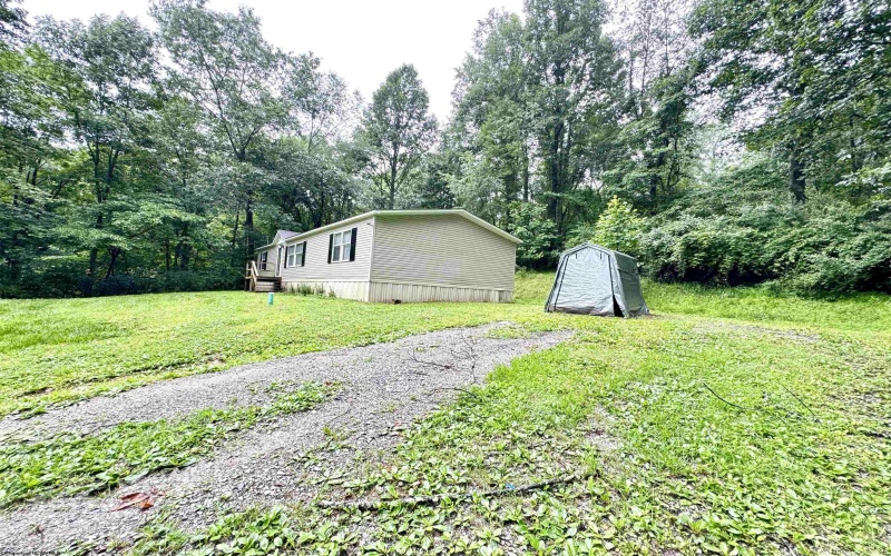246 Featherbed Road, Walkersville, West Virginia 26447, 3 Bedrooms Bedrooms, 5 Rooms Rooms,2 BathroomsBathrooms,Single Family Detached,For Sale,Featherbed,10165574