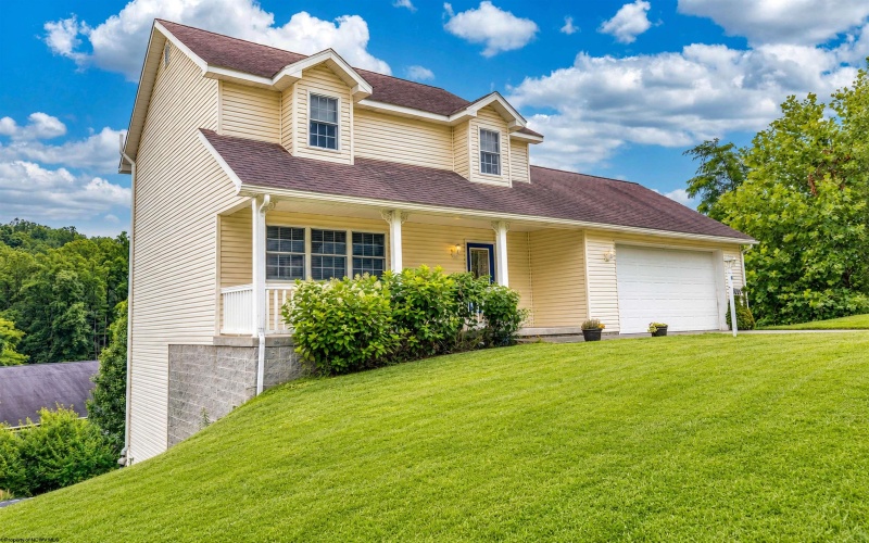 428 Arabela Court, Morgantown, West Virginia 26508, 3 Bedrooms Bedrooms, 7 Rooms Rooms,2 BathroomsBathrooms,Single Family Detached,For Sale,Arabela,10165573