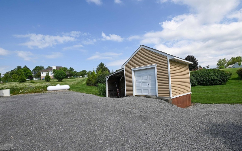 212 Green Valley Drive, Reedsville, West Virginia 26547, 4 Bedrooms Bedrooms, 8 Rooms Rooms,3 BathroomsBathrooms,Single Family Detached,For Sale,Green Valley,10165565
