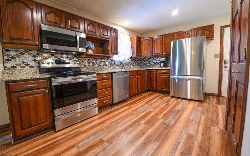 212 Green Valley Drive, Reedsville, West Virginia 26547, 4 Bedrooms Bedrooms, 8 Rooms Rooms,3 BathroomsBathrooms,Single Family Detached,For Sale,Green Valley,10165565