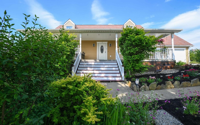 212 Green Valley Drive, Reedsville, West Virginia 26547, 4 Bedrooms Bedrooms, 8 Rooms Rooms,3 BathroomsBathrooms,Single Family Detached,For Sale,Green Valley,10165565