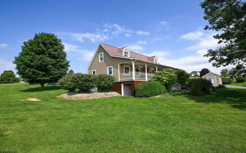 212 Green Valley Drive, Reedsville, West Virginia 26547, 4 Bedrooms Bedrooms, 8 Rooms Rooms,3 BathroomsBathrooms,Single Family Detached,For Sale,Green Valley,10165565