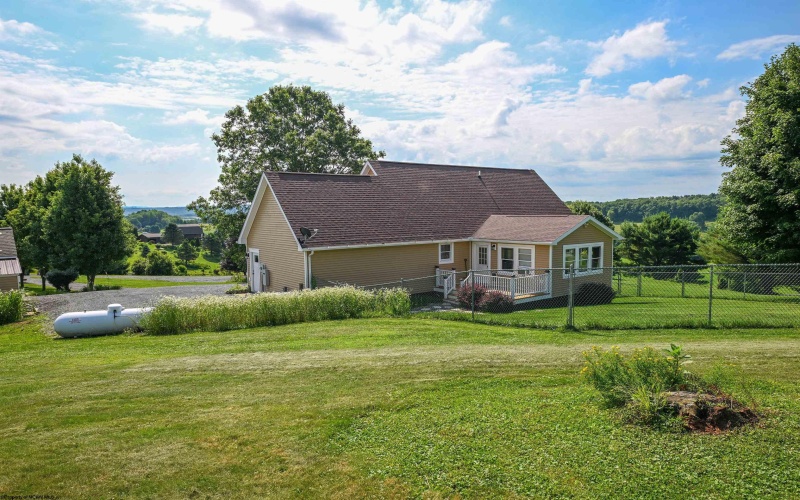 212 Green Valley Drive, Reedsville, West Virginia 26547, 4 Bedrooms Bedrooms, 8 Rooms Rooms,3 BathroomsBathrooms,Single Family Detached,For Sale,Green Valley,10165565