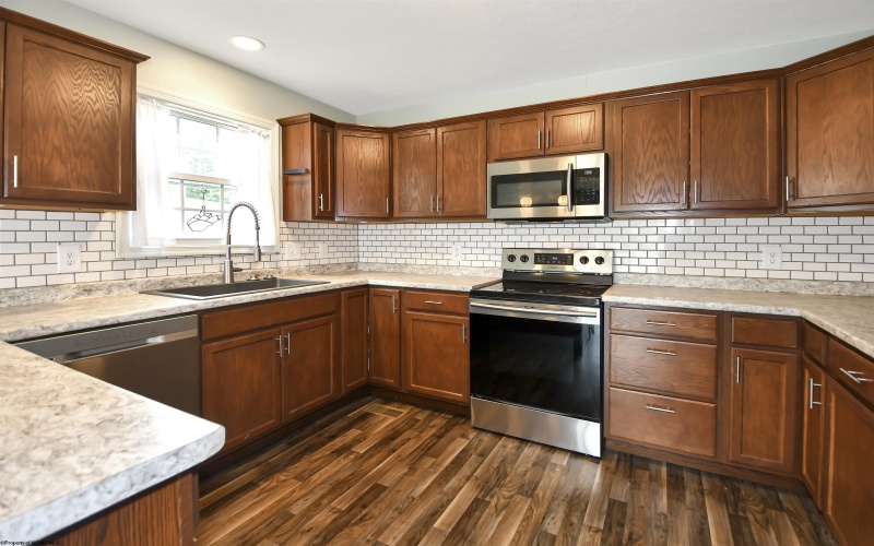 319 Double Eagle Lane, Maidsville, West Virginia 26541, 3 Bedrooms Bedrooms, 7 Rooms Rooms,2 BathroomsBathrooms,Single Family Detached,For Sale,Double Eagle,10165570