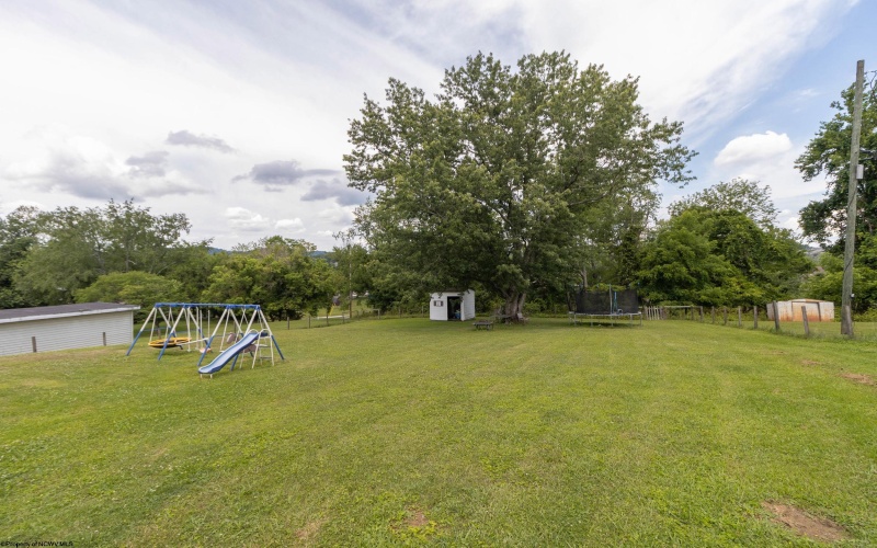 406 Grand Avenue, Bridgeport, West Virginia 26330, 3 Bedrooms Bedrooms, 8 Rooms Rooms,1 BathroomBathrooms,Single Family Detached,For Sale,Grand,10165569