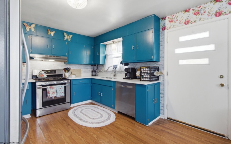 406 Grand Avenue, Bridgeport, West Virginia 26330, 3 Bedrooms Bedrooms, 8 Rooms Rooms,1 BathroomBathrooms,Single Family Detached,For Sale,Grand,10165569
