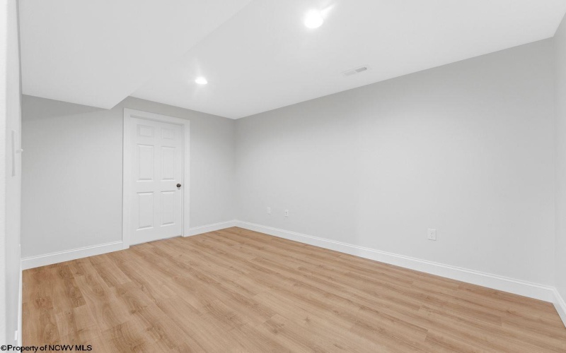 986 Ashton Place, Morgantown, West Virginia 26508, 3 Bedrooms Bedrooms, 7 Rooms Rooms,2 BathroomsBathrooms,Single Family Attached,For Sale,Ashton,0,10160983