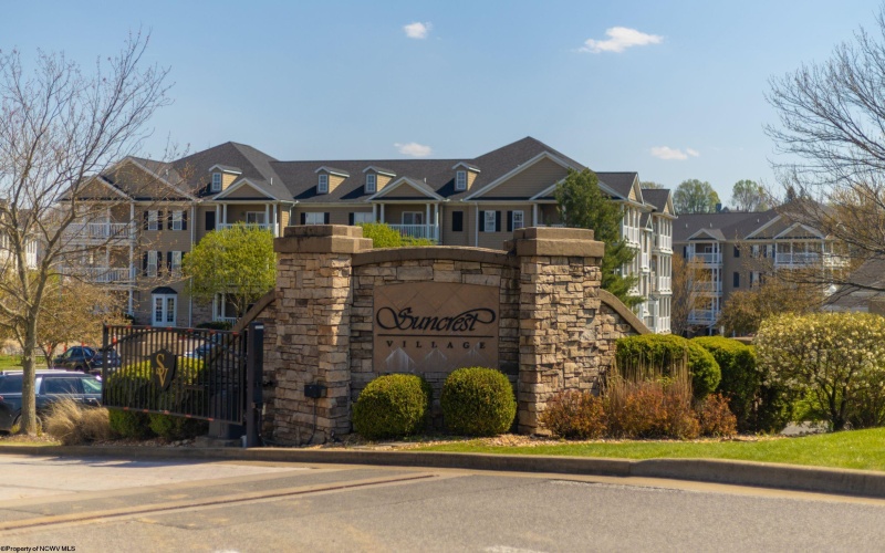 1211 Suncrest Village, Morgantown, West Virginia 26505, 2 Bedrooms Bedrooms, 6 Rooms Rooms,2 BathroomsBathrooms,Single Family Attached,For Sale,Suncrest,10165587