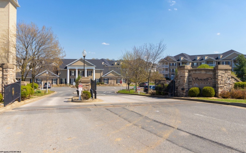 1211 Suncrest Village, Morgantown, West Virginia 26505, 2 Bedrooms Bedrooms, 6 Rooms Rooms,2 BathroomsBathrooms,Single Family Attached,For Sale,Suncrest,10165587