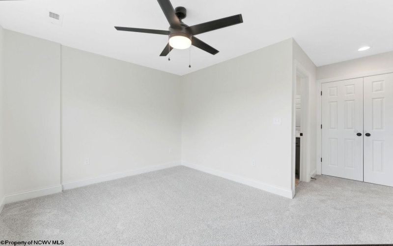 984 Ashton Place, Morgantown, West Virginia 26508, 2 Bedrooms Bedrooms, 6 Rooms Rooms,2 BathroomsBathrooms,Single Family Attached,For Sale,Ashton,10165588