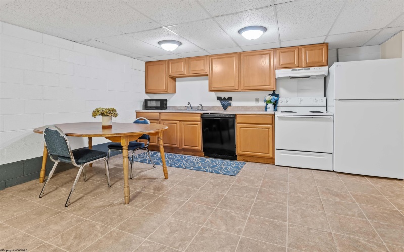 512 Beverly Avenue, Morgantown, West Virginia 26505, ,Multi-unit/income,For Sale,Beverly,10165595