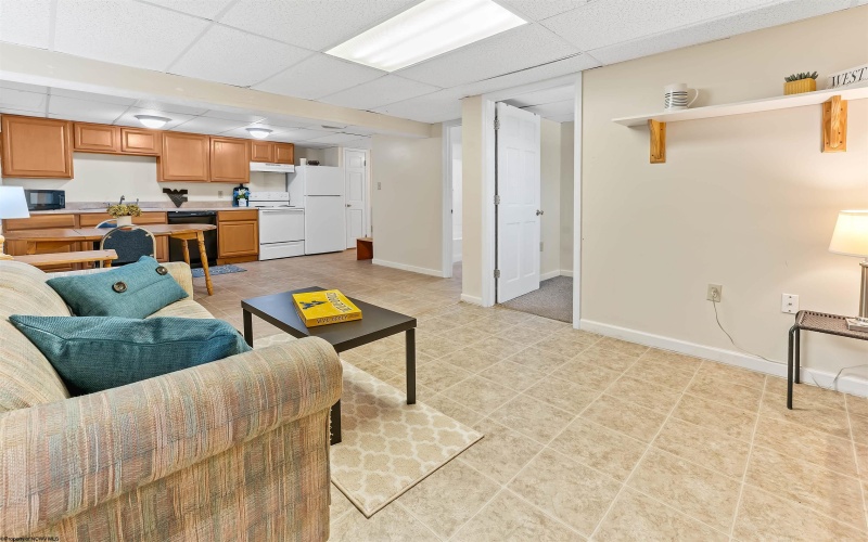 512 Beverly Avenue, Morgantown, West Virginia 26505, ,Multi-unit/income,For Sale,Beverly,10165595