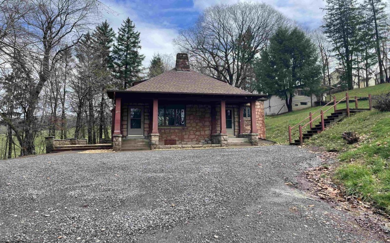 1440 Stewartstown Road, Morgantown, West Virginia 26505, 5 Bedrooms Bedrooms, 8 Rooms Rooms,5 BathroomsBathrooms,Residential Rentals,For Rent,Stewartstown,10165582