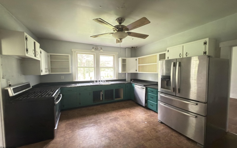 431 Pike Street, Fairmont, West Virginia 26554, 5 Bedrooms Bedrooms, 11 Rooms Rooms,2 BathroomsBathrooms,Single Family Detached,For Sale,Pike,10165584 431 Pike Street, Fairmont, West Virginia 26554, 5 Bedrooms Bedrooms, 11 Rooms Rooms,2 BathroomsBathrooms,Single Family Detached,For Sale,Pike,10165584
