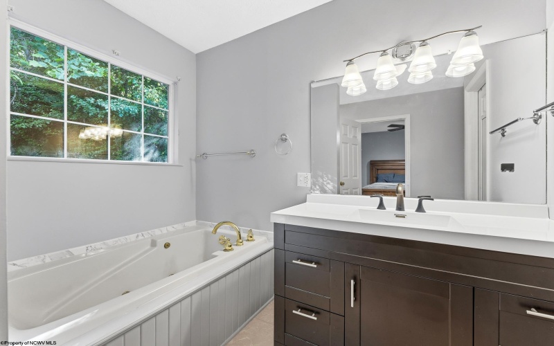 201 Jenny Lynn Estates, Morgantown, West Virginia 26508, 3 Bedrooms Bedrooms, 7 Rooms Rooms,3 BathroomsBathrooms,Single Family Detached,For Sale,Jenny Lynn,10165589