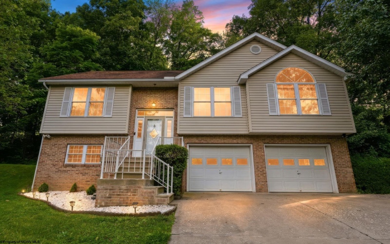 201 Jenny Lynn Estates, Morgantown, West Virginia 26508, 3 Bedrooms Bedrooms, 7 Rooms Rooms,3 BathroomsBathrooms,Single Family Detached,For Sale,Jenny Lynn,10165589