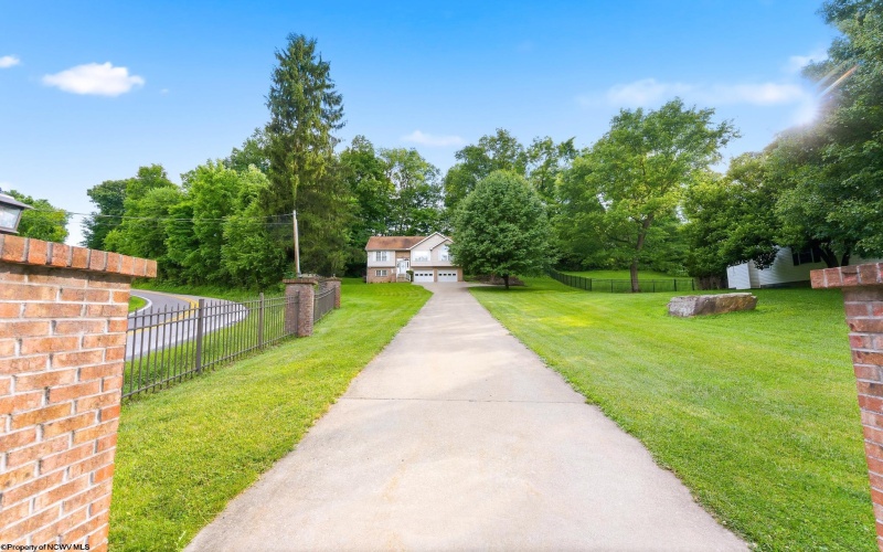 201 Jenny Lynn Estates, Morgantown, West Virginia 26508, 3 Bedrooms Bedrooms, 7 Rooms Rooms,3 BathroomsBathrooms,Single Family Detached,For Sale,Jenny Lynn,10165589