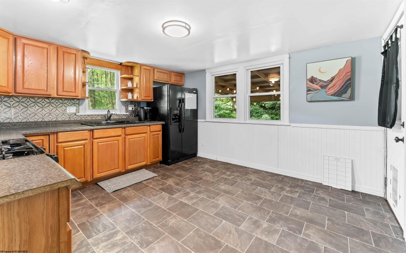 388 Grafton Road, Fairmont, West Virginia 26554, 2 Bedrooms Bedrooms, 5 Rooms Rooms,1 BathroomBathrooms,Single Family Detached,For Sale,Grafton,10165597