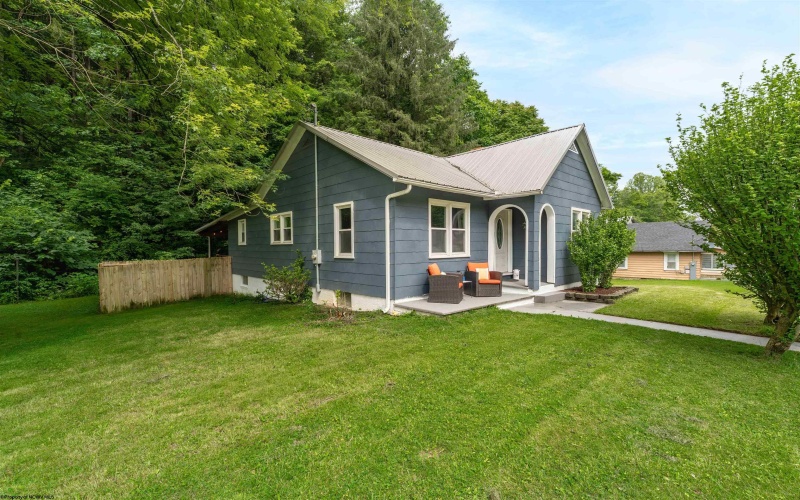 388 Grafton Road, Fairmont, West Virginia 26554, 2 Bedrooms Bedrooms, 5 Rooms Rooms,1 BathroomBathrooms,Single Family Detached,For Sale,Grafton,10165597