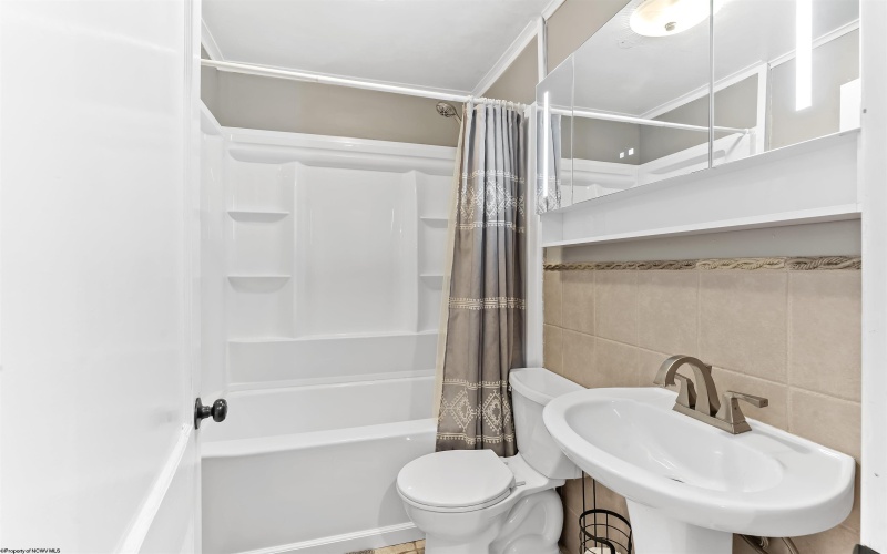 388 Grafton Road, Fairmont, West Virginia 26554, 2 Bedrooms Bedrooms, 5 Rooms Rooms,1 BathroomBathrooms,Single Family Detached,For Sale,Grafton,10165597