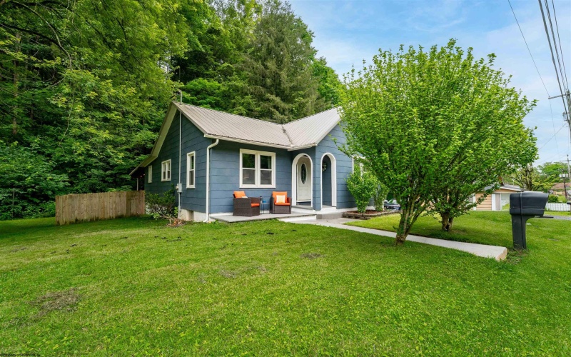 388 Grafton Road, Fairmont, West Virginia 26554, 2 Bedrooms Bedrooms, 5 Rooms Rooms,1 BathroomBathrooms,Single Family Detached,For Sale,Grafton,10165597