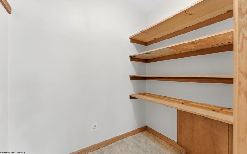 642 Pennsylvania Avenue, Bridgeport, West Virginia 26330, 3 Bedrooms Bedrooms, 8 Rooms Rooms,2 BathroomsBathrooms,Single Family Detached,For Sale,Pennsylvania,10165598
