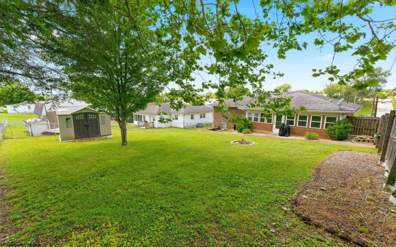 642 Pennsylvania Avenue, Bridgeport, West Virginia 26330, 3 Bedrooms Bedrooms, 8 Rooms Rooms,2 BathroomsBathrooms,Single Family Detached,For Sale,Pennsylvania,10165598
