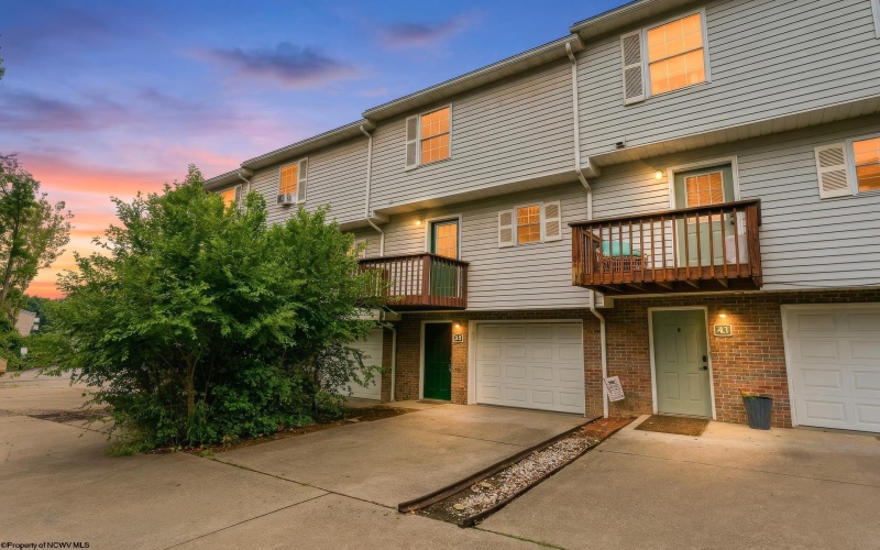 40 Cedarstone Court, Morgantown, West Virginia 26505, 2 Bedrooms Bedrooms, 4 Rooms Rooms,2 BathroomsBathrooms,Single Family Attached,For Sale,Cedarstone,10165601
