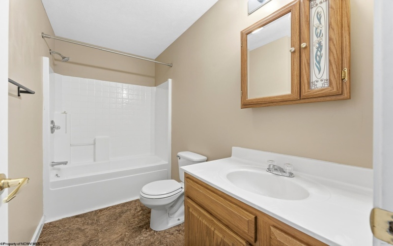 40 Cedarstone Court, Morgantown, West Virginia 26505, 2 Bedrooms Bedrooms, 4 Rooms Rooms,2 BathroomsBathrooms,Single Family Attached,For Sale,Cedarstone,10165601