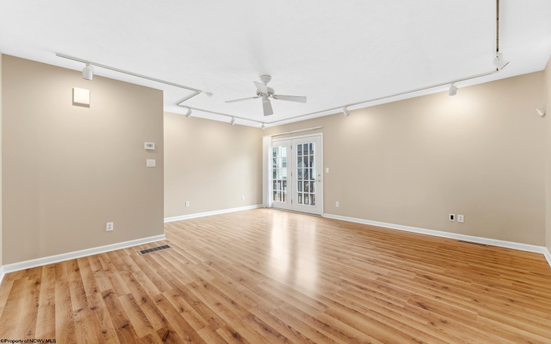 40 Cedarstone Court, Morgantown, West Virginia 26505, 2 Bedrooms Bedrooms, 4 Rooms Rooms,2 BathroomsBathrooms,Single Family Attached,For Sale,Cedarstone,10165601