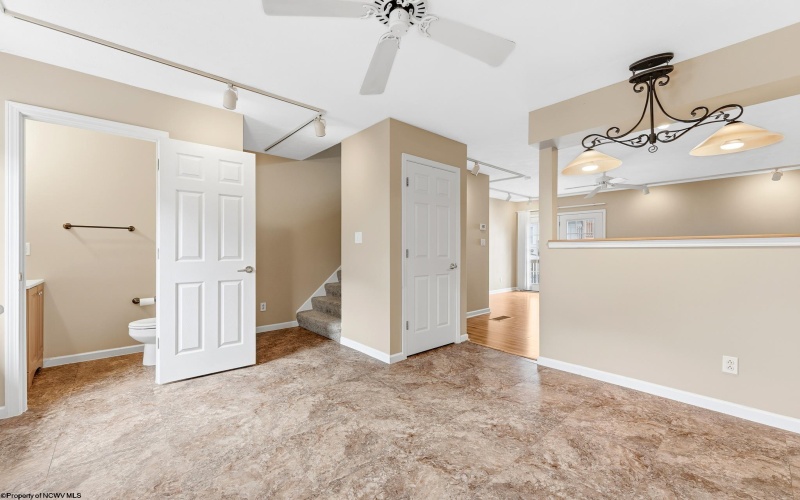 40 Cedarstone Court, Morgantown, West Virginia 26505, 2 Bedrooms Bedrooms, 4 Rooms Rooms,2 BathroomsBathrooms,Single Family Attached,For Sale,Cedarstone,10165601