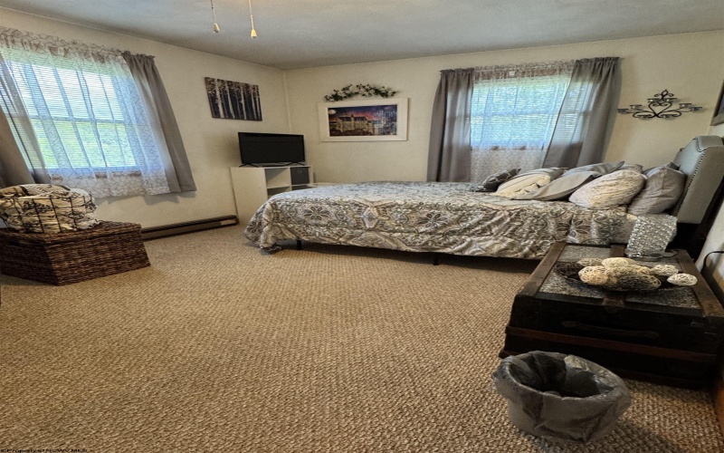 835 Morgantown Avenue, Newburg, West Virginia 26410, 4 Bedrooms Bedrooms, 7 Rooms Rooms,2 BathroomsBathrooms,Single Family Detached,For Sale,Morgantown,10165604