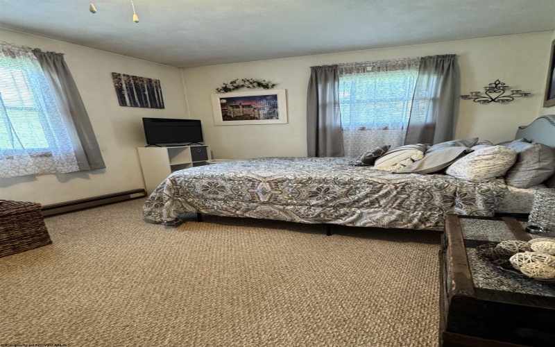 835 Morgantown Avenue, Newburg, West Virginia 26410, 4 Bedrooms Bedrooms, 7 Rooms Rooms,2 BathroomsBathrooms,Single Family Detached,For Sale,Morgantown,10165604
